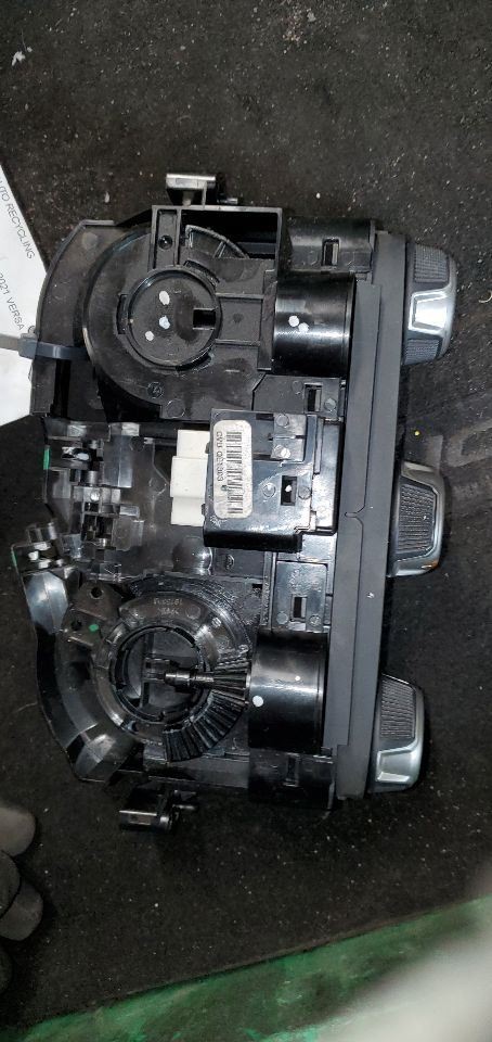 VERSA 2021 Temperature Control 1094956