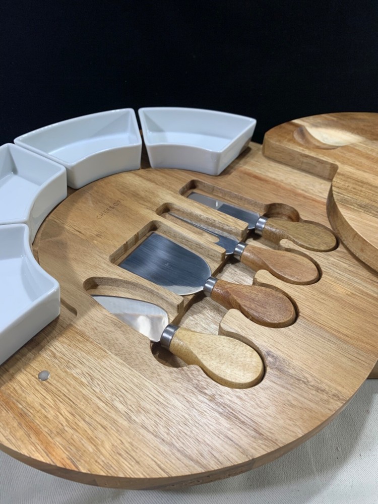 Bamboo Cheese Charcuterie Board pre owned