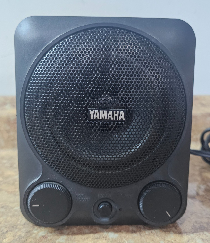 Yamaha KS-10 Keyboard Powered Speaker Pre-owned w/ Box + Cable