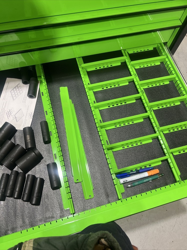 snap on box, lightly used.