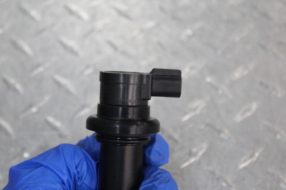 2002 YAMAHA YZF R1 IGNITION COIL SPARK PLUG CAP