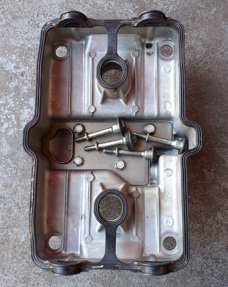 Honda CB500 1998 Cylinder Head Cover