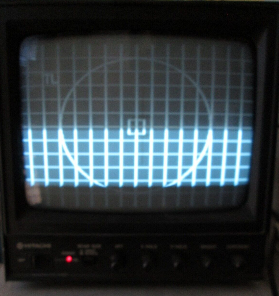 Video display with target graticules Hitachi VM921U Inspection, target alignment