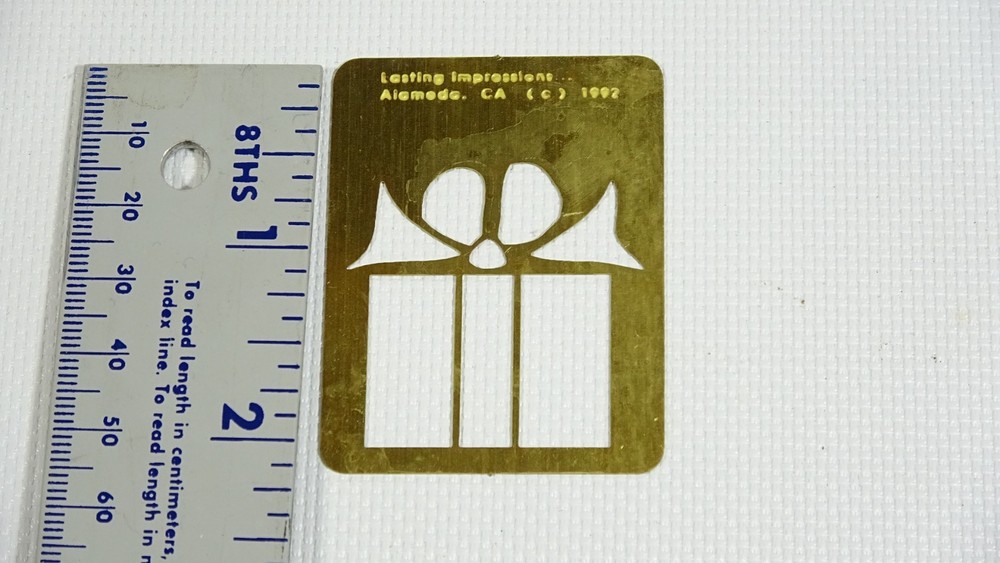 Birthday - Christmas Present Lasting Impressions Stencil - 1992