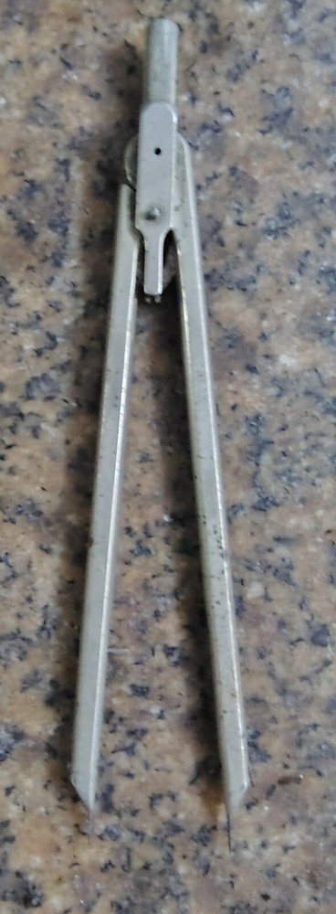 🗽VINTAGE DIVIDER 8"