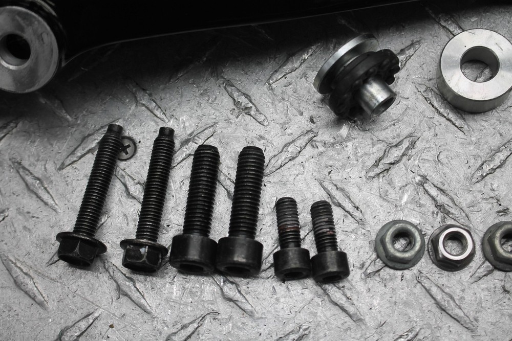 2021 INDIAN SCOUT BOBBER EXHAUST MUFFLERS/HEADER & BRACKET MOUNT