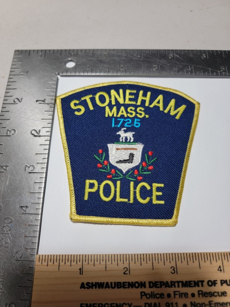 Bin1 B19 Police patch Massachusetts Stoneham Lighter Blue Background