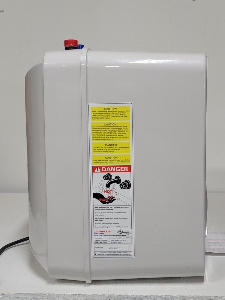 CAMPLUX 6 Gal. Plug In Water Heater Electric EUC READ
