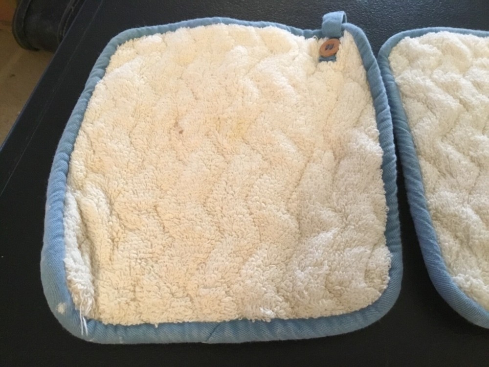 Pfaltzgraff Pocket Pot Holder Set