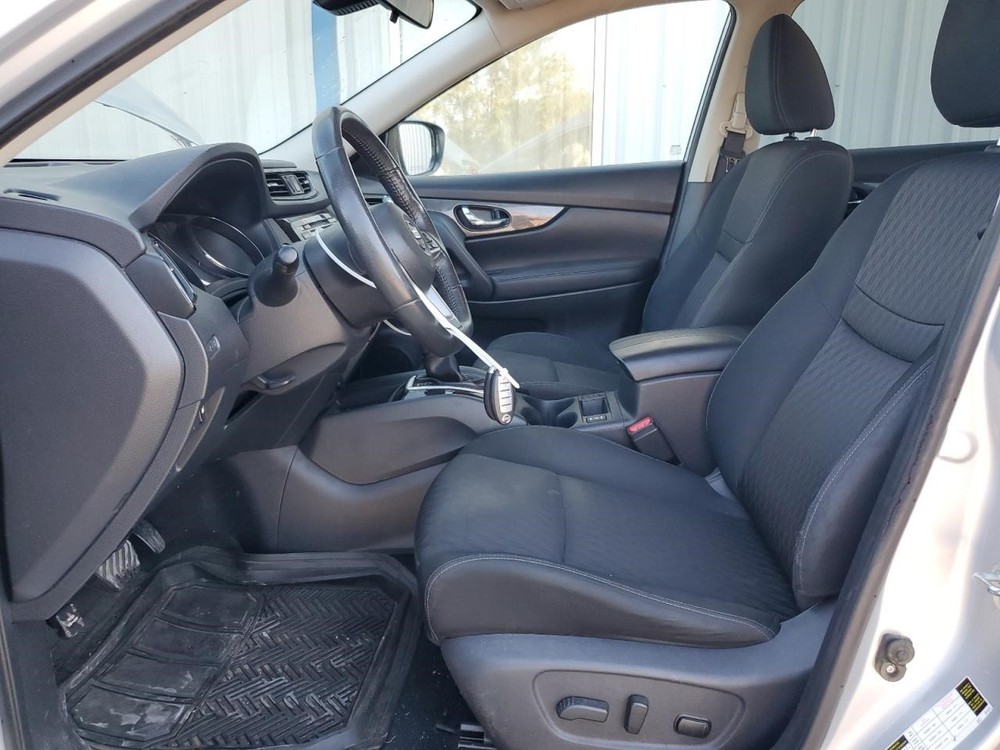 Used Headrest fits: 2019 Nissan Rogue Grade A
