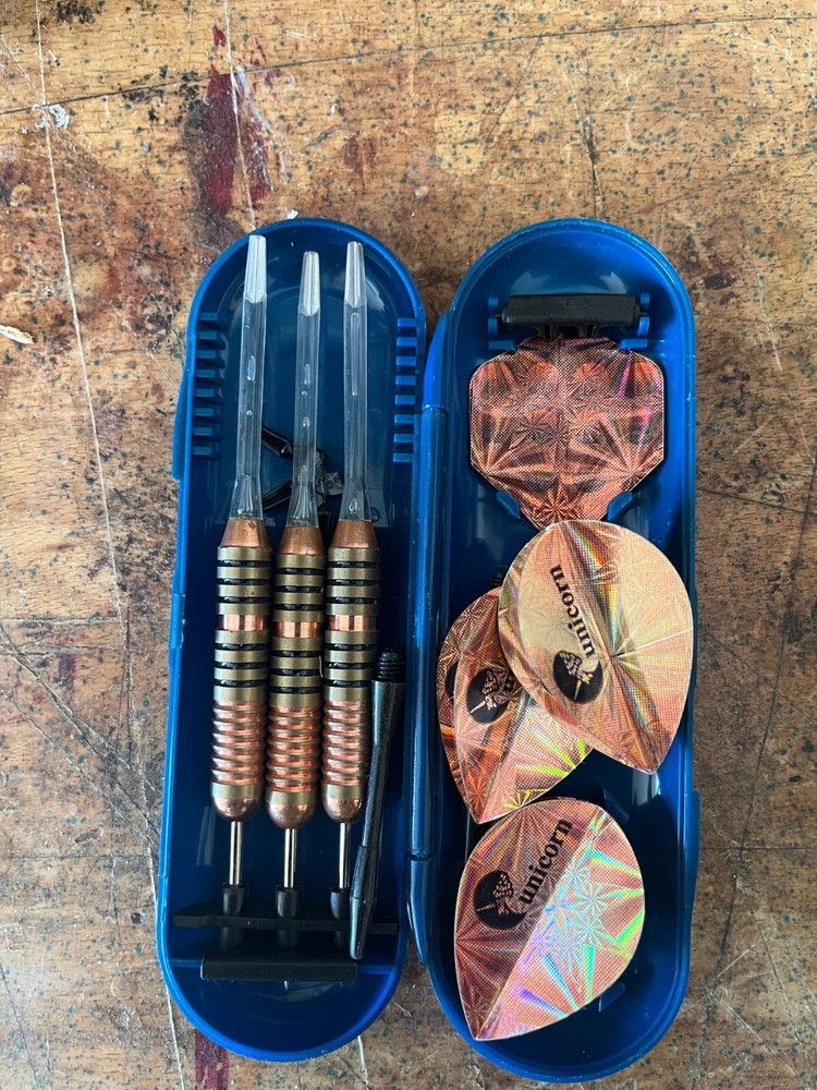 Vintage Unicorn Three Dart Set