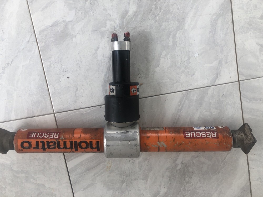 Holmatro Model 2004 Hydraulic Ram Rescue Tools