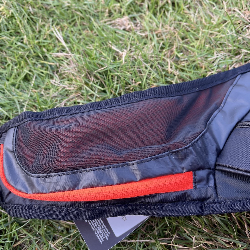 Nike 20oz Large Flask Belt