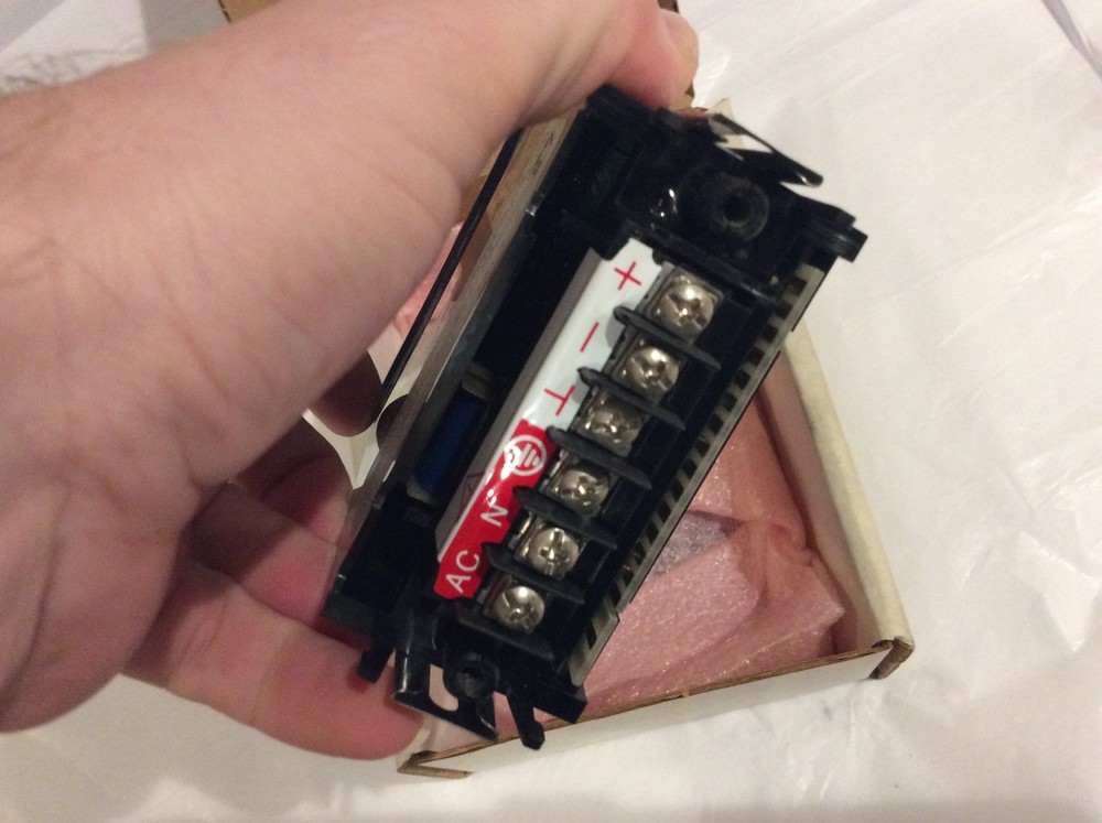 Newport Electronics 204B-1