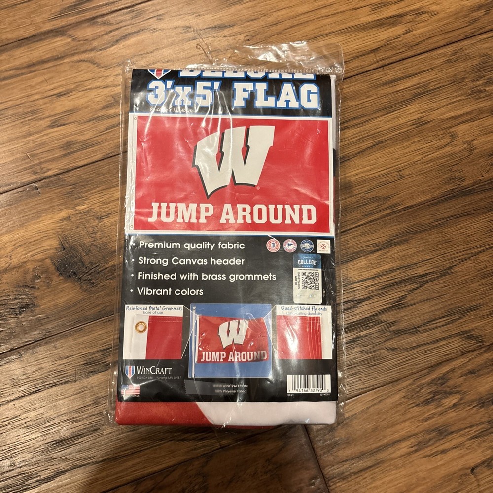 Wisconsin badger flag