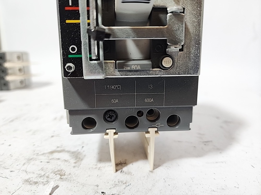 ABB SACE TMAX XT1H 125 3P 60A 690V