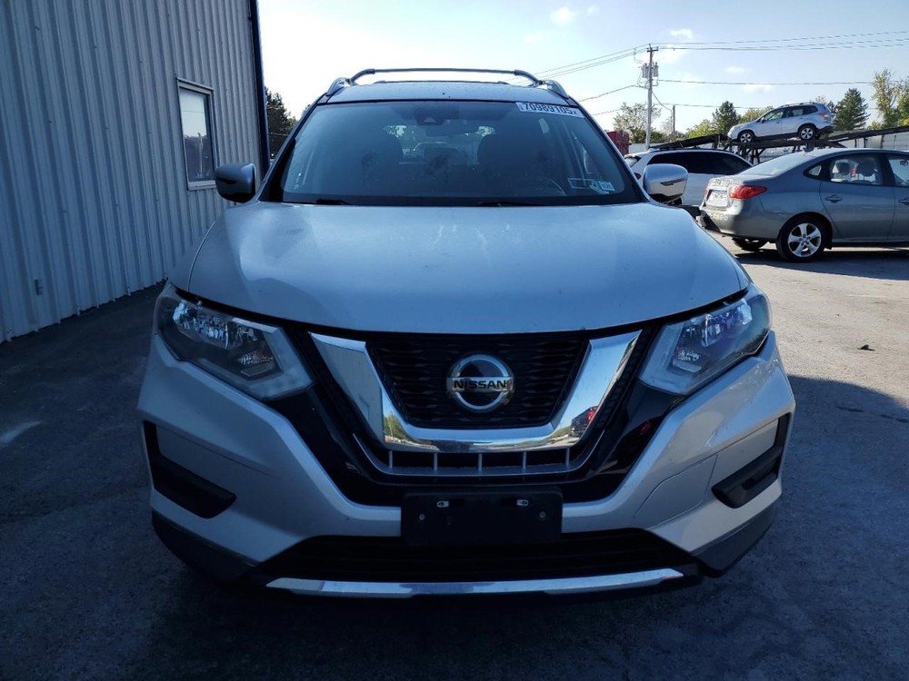 Used Headrest fits: 2019 Nissan Rogue Grade A