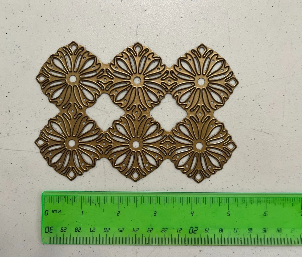 Anna Griffin Metal Die Cut & Emboss: Flower Layer
