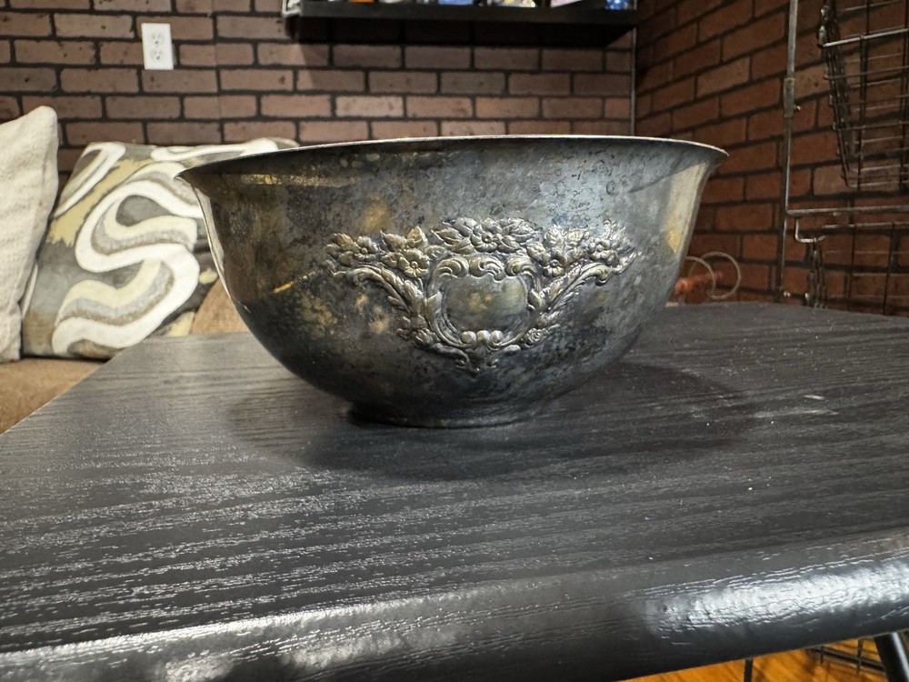 vintage Oneida silverplate ornate bowl