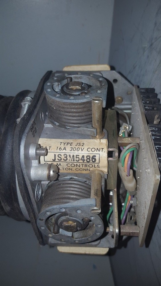 OEM Controls Joystick Controller, MISSING SCREWS, Type JS2, 300V, 16A, JS3M5486