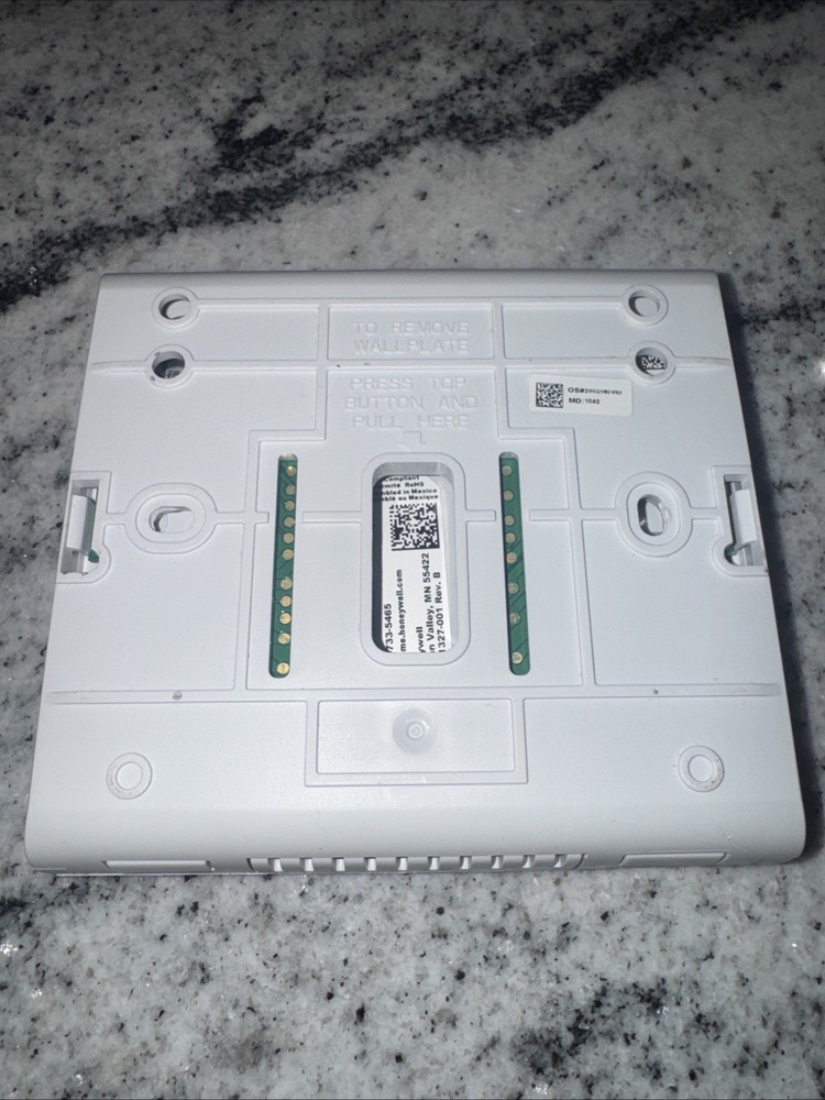 Honeywell TH8321WF1001 VisionPRO Touchscreen Programmable Thermostat DAMAGED
