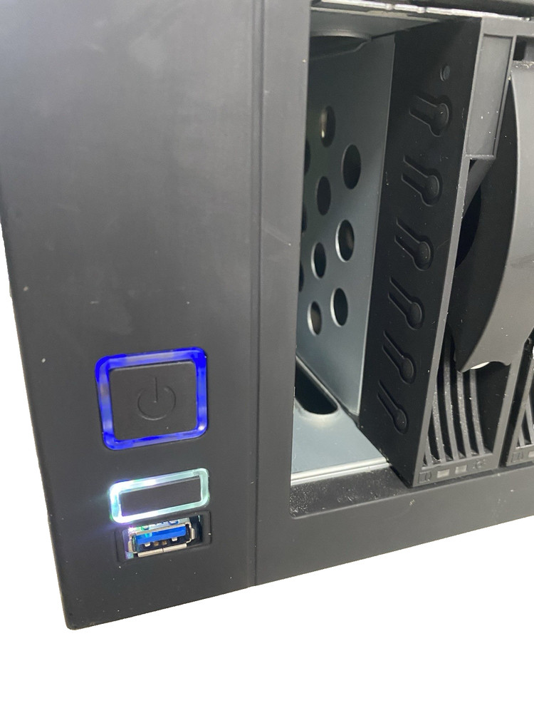 Datto S3B1000 4 Bay 3.5" NAS Storage Diskless / Missing One Caddy