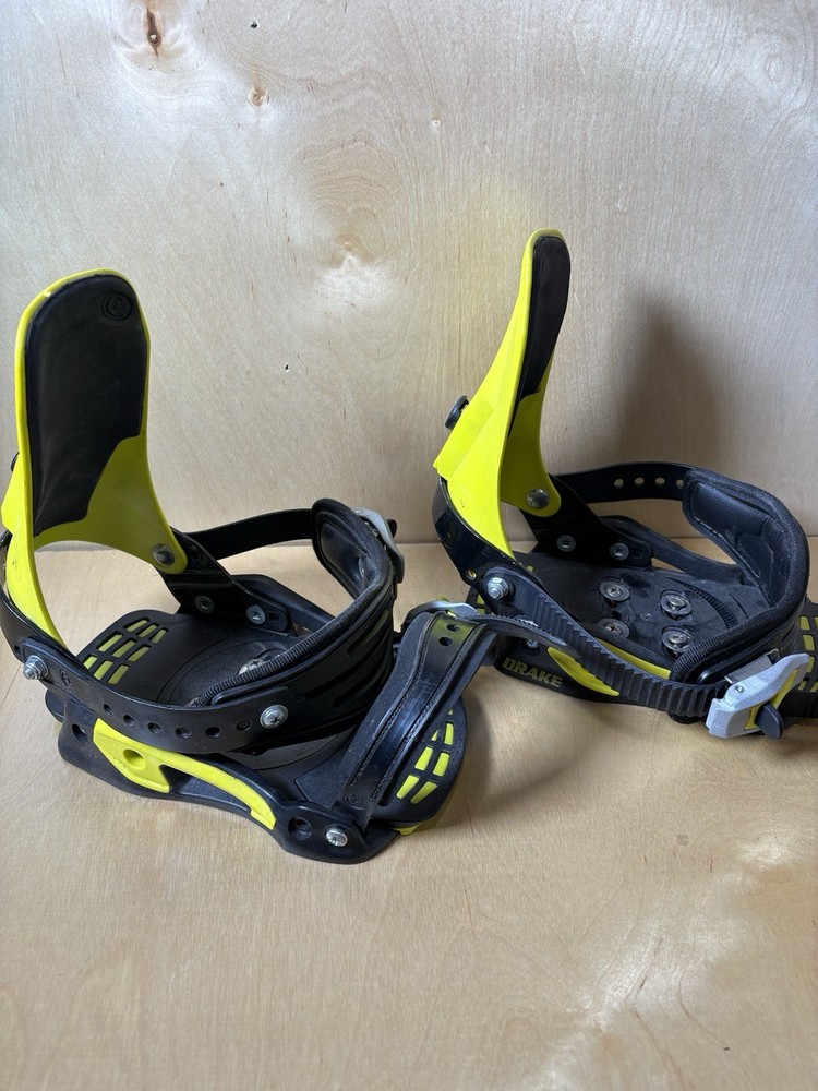 DRAKE Snowboard Bindings Size SM Italy w/Plates, Hardware