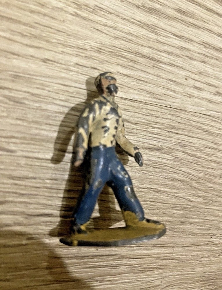 7 X Vintage Collectable Lead Figures