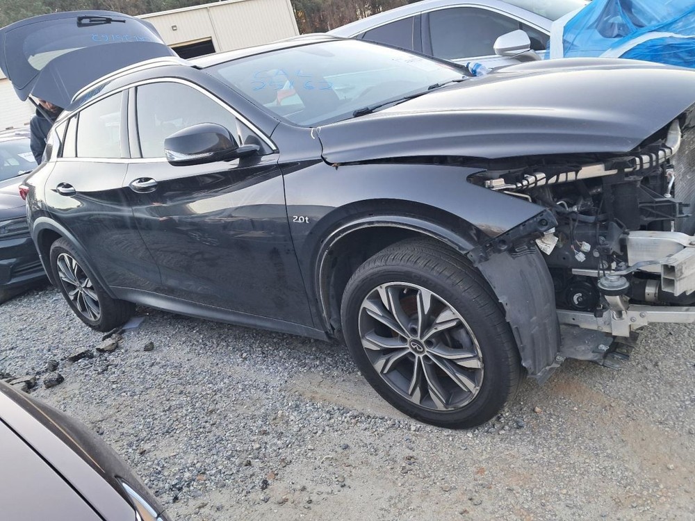 QX30 2018 Glove Box 4898630
