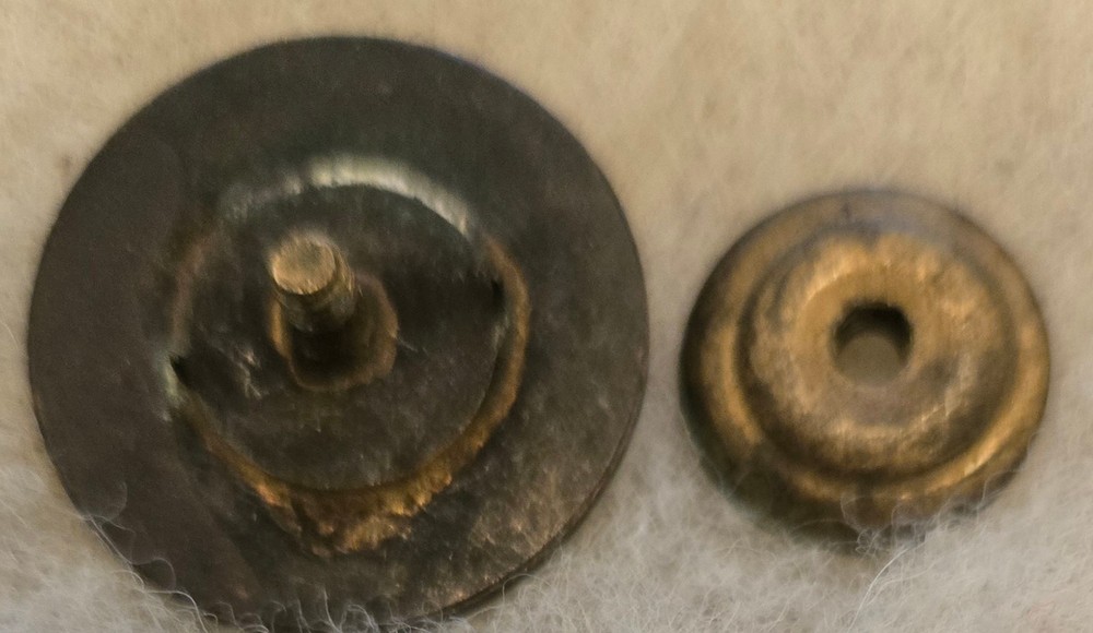 WW1 US Army IND (Indiana) State Collar Disc with nut.