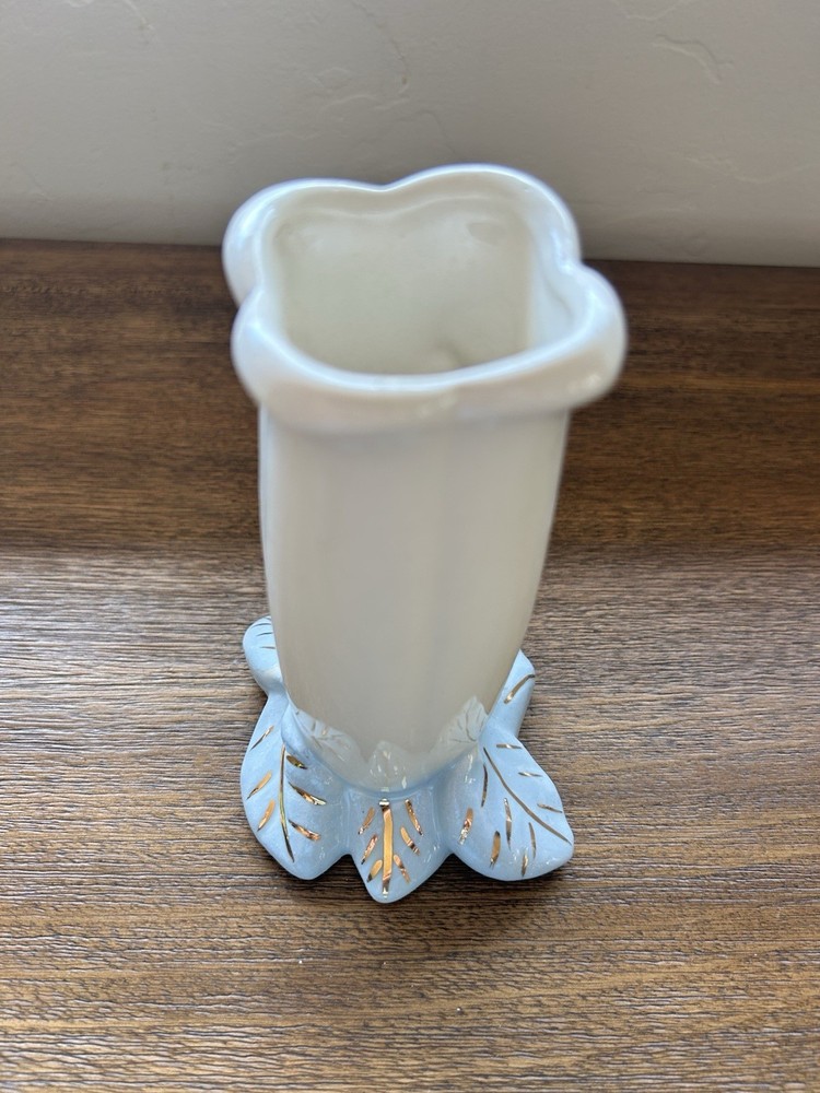 Vintage Hull Bud Vase
