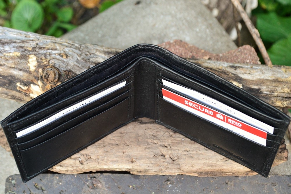 Masonic Black Leather Bi-Fold Wallet - RFID Protected - Square and Compasses