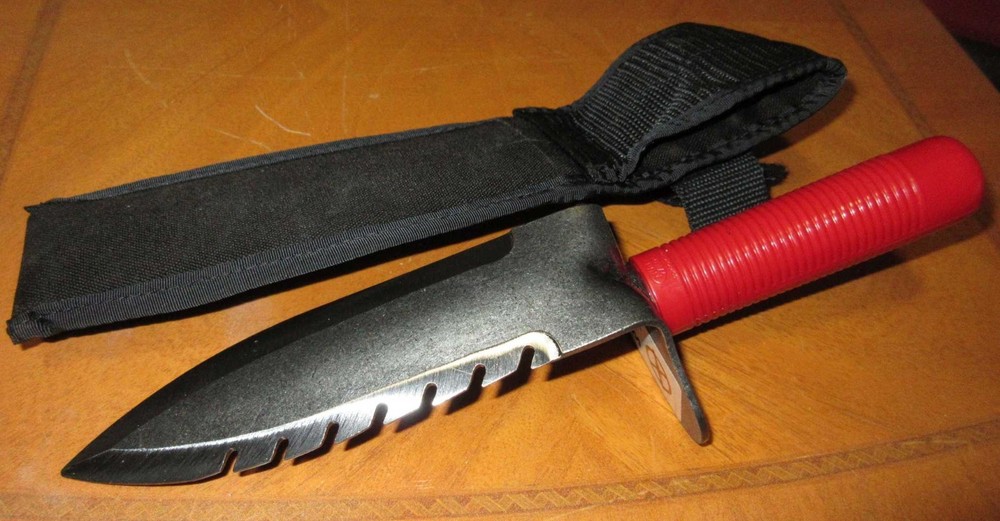 WW Double Serrated Edge Digger with Sheath