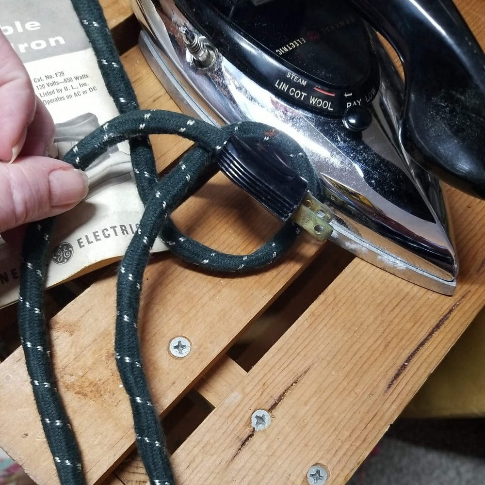 Vintage GE Portable Steam Iron Untested