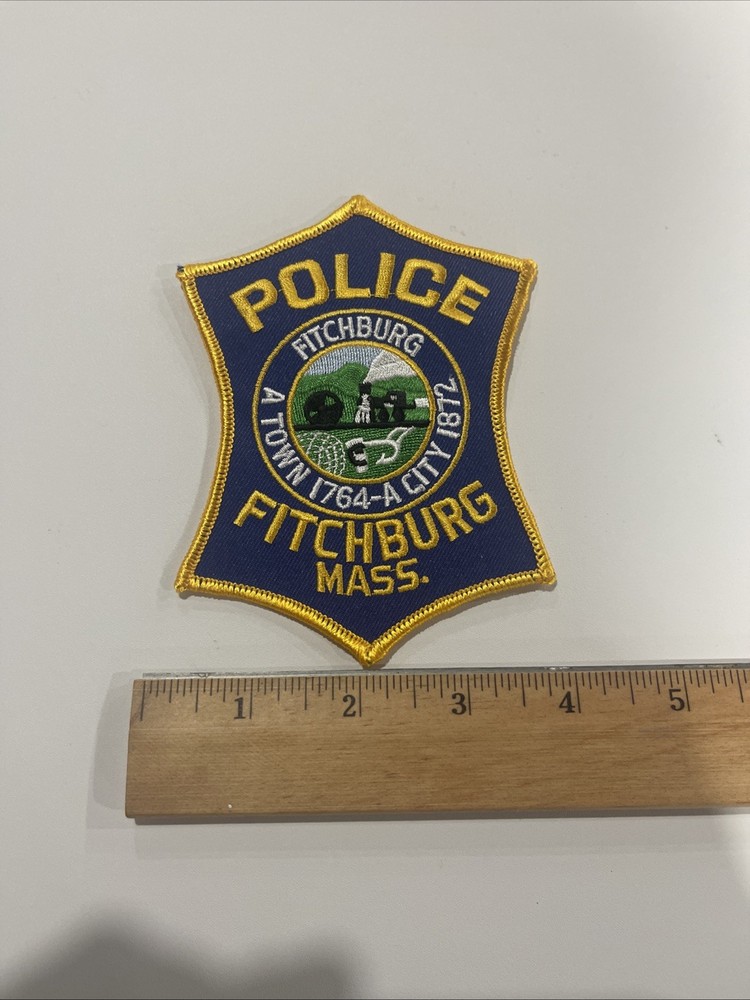 FITCHBURG, MASSACHUSETTS POLICE SHOULDER PATCH MA
