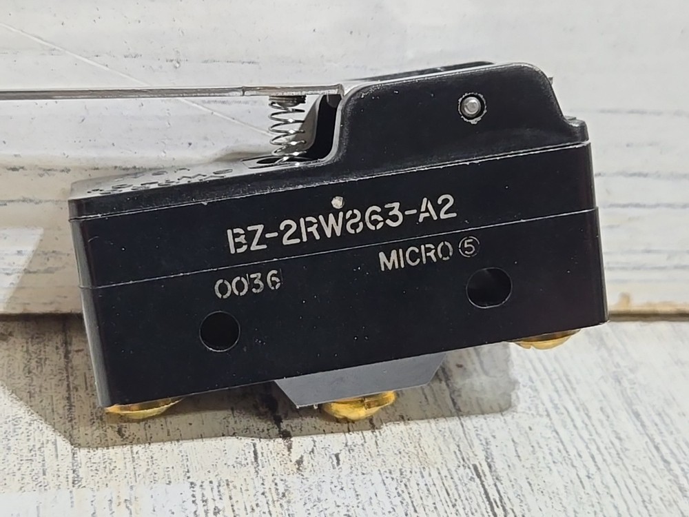 Honeywell Microswitch BZ-2RW863-A2 15A SPDT 6" Long Lever Basic Microswitch