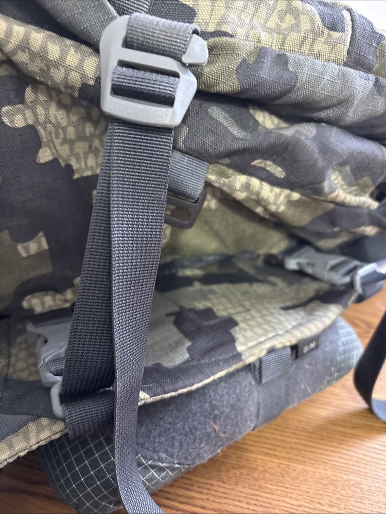 Kuiu Pro 3600 Verde Backpack Lumbar Support Adjustable Straps Carbon Pack Frame