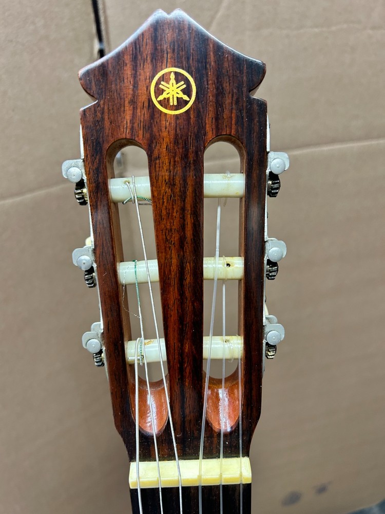 Yamaha G85A Classical Guitar with case (read description)