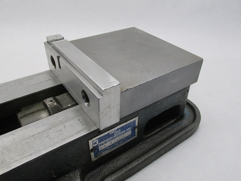 KURT ANGLOCK 6" MILLING MACHINE VISE w/ JAWS - #D60