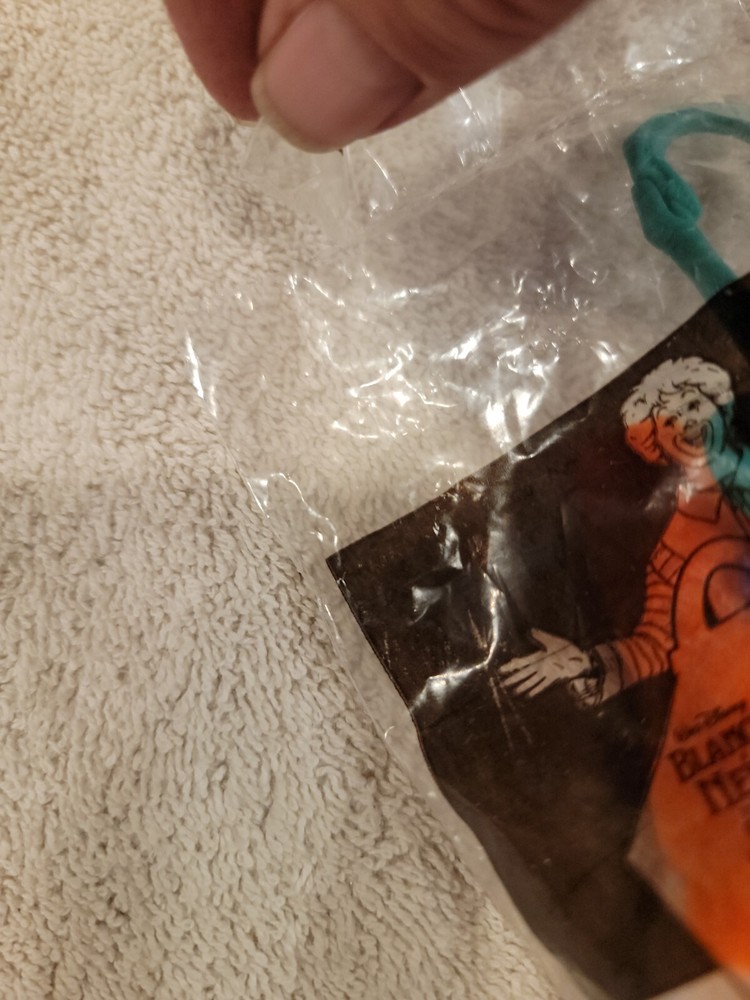 McDONALDS~Snow White & Seven Dwarfs DOC BACKPACK CLIP~New in Package