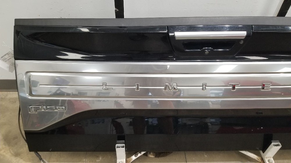 16 FORD F150 LIMITED REAR TAILGATE ASSEMBLY WITH TAILGATE STEP BLACK