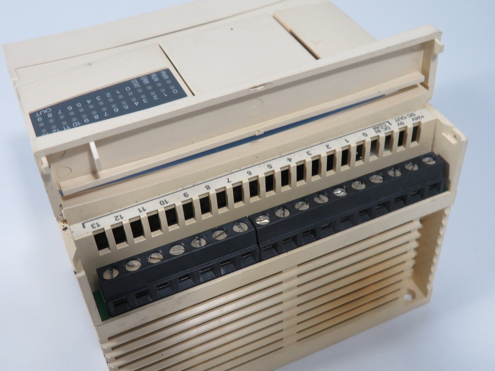 Schneider Electric TWDLCAA24DRF Compact Base Controller DISCOLORATION USED