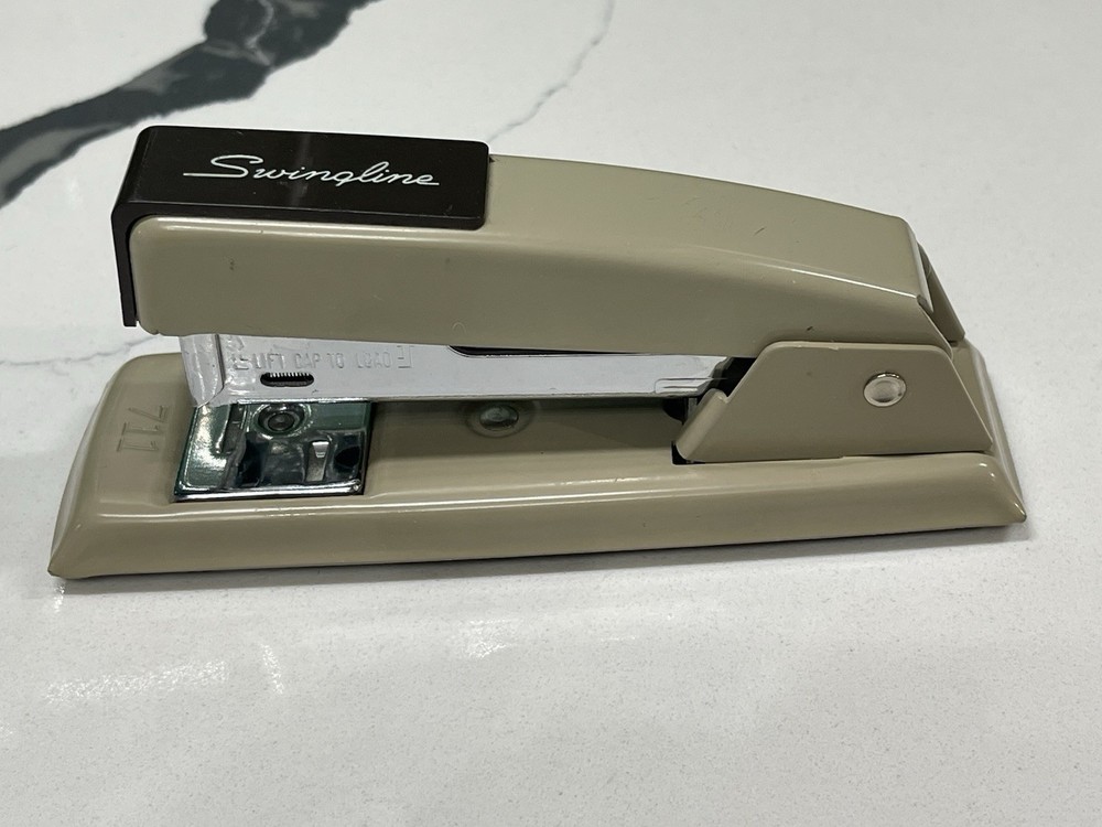 Vintage Swingline #711 Small Compact Stapler EUC