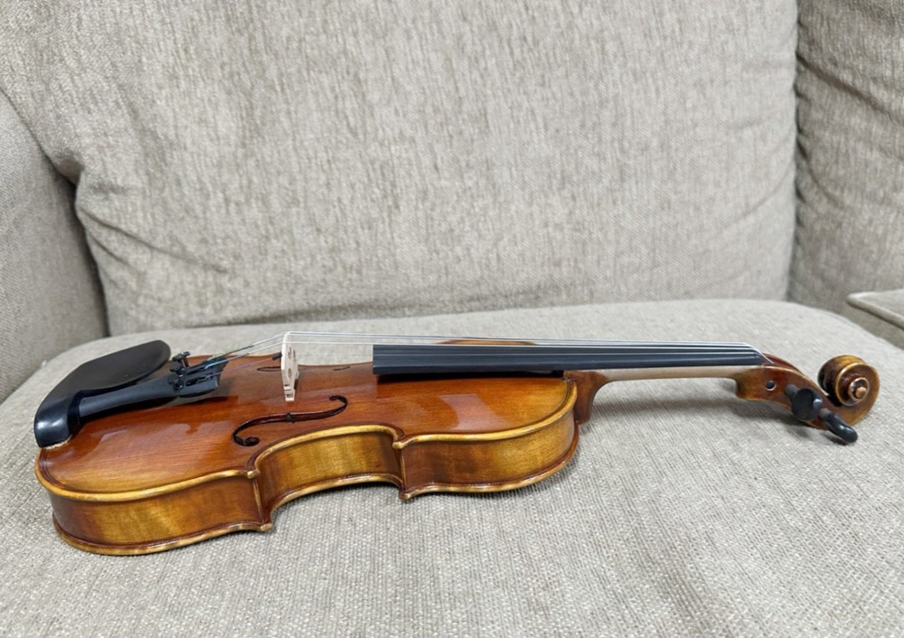 Used Classical Strings VN090-1/8 Size Advanced Violin Outfit
