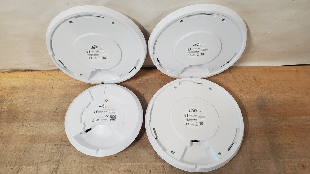 LOT OF 4 Mixed Ubiquity UniFi Wireless Access Points