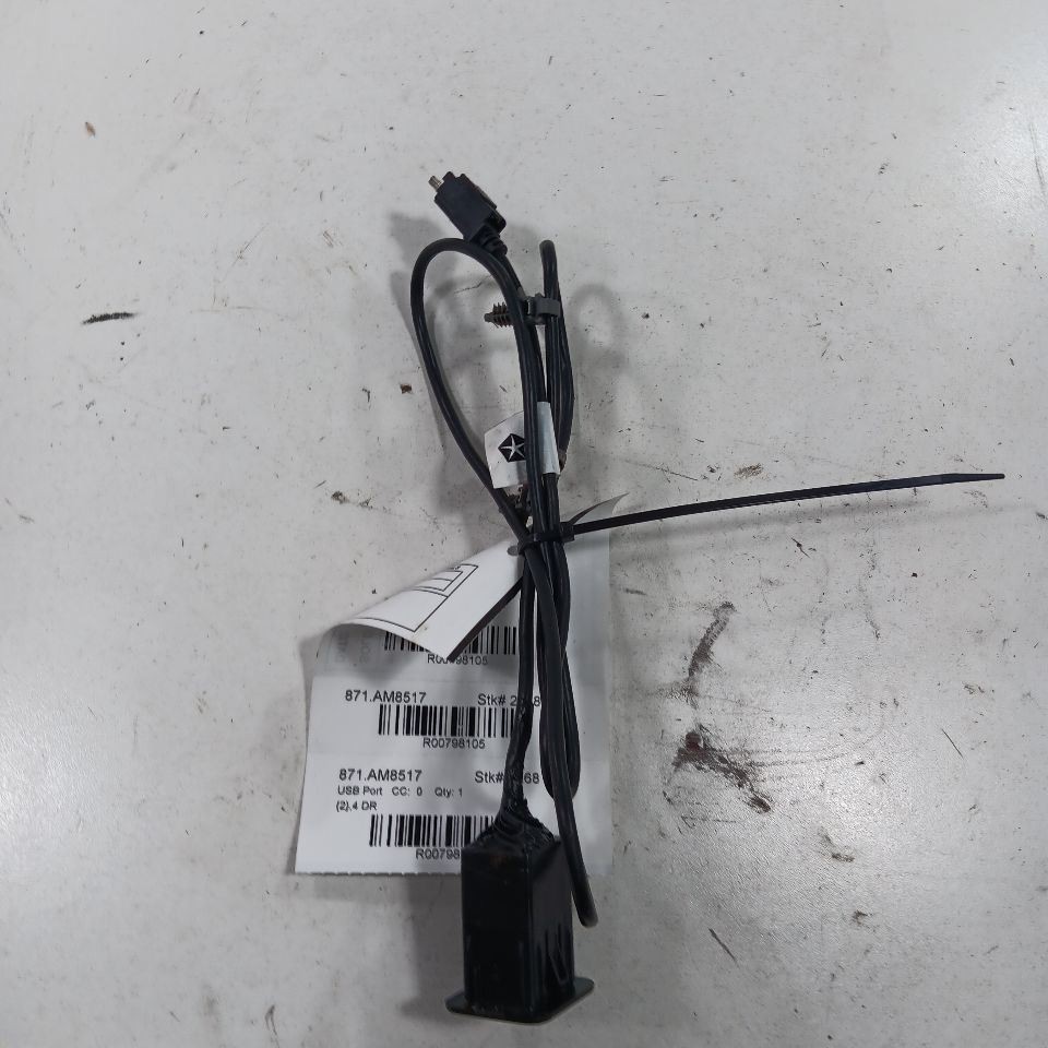 Jeep Cherokee USB Plug In Hub Port 2015 2016 2017