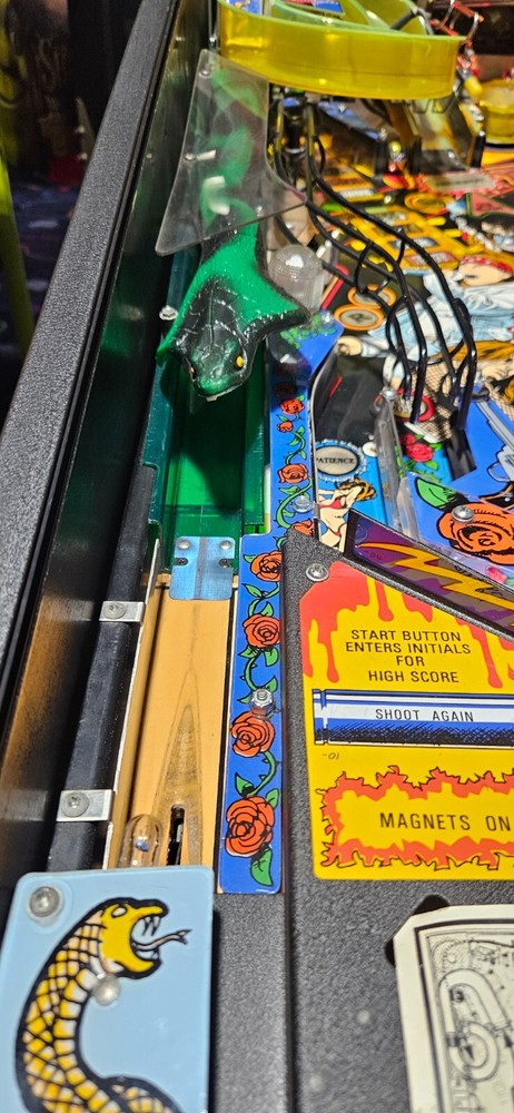 Guns N Roses Pinball by Data East