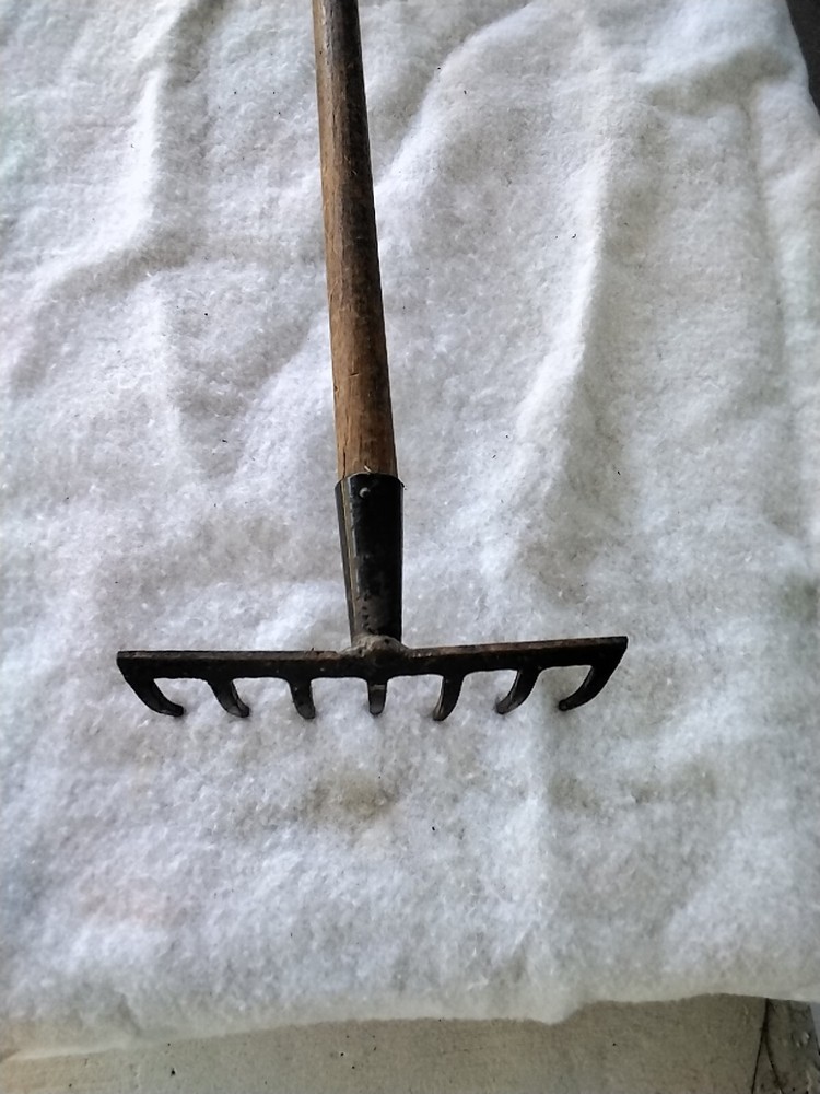 Vintage Garden Rake 7 Tine