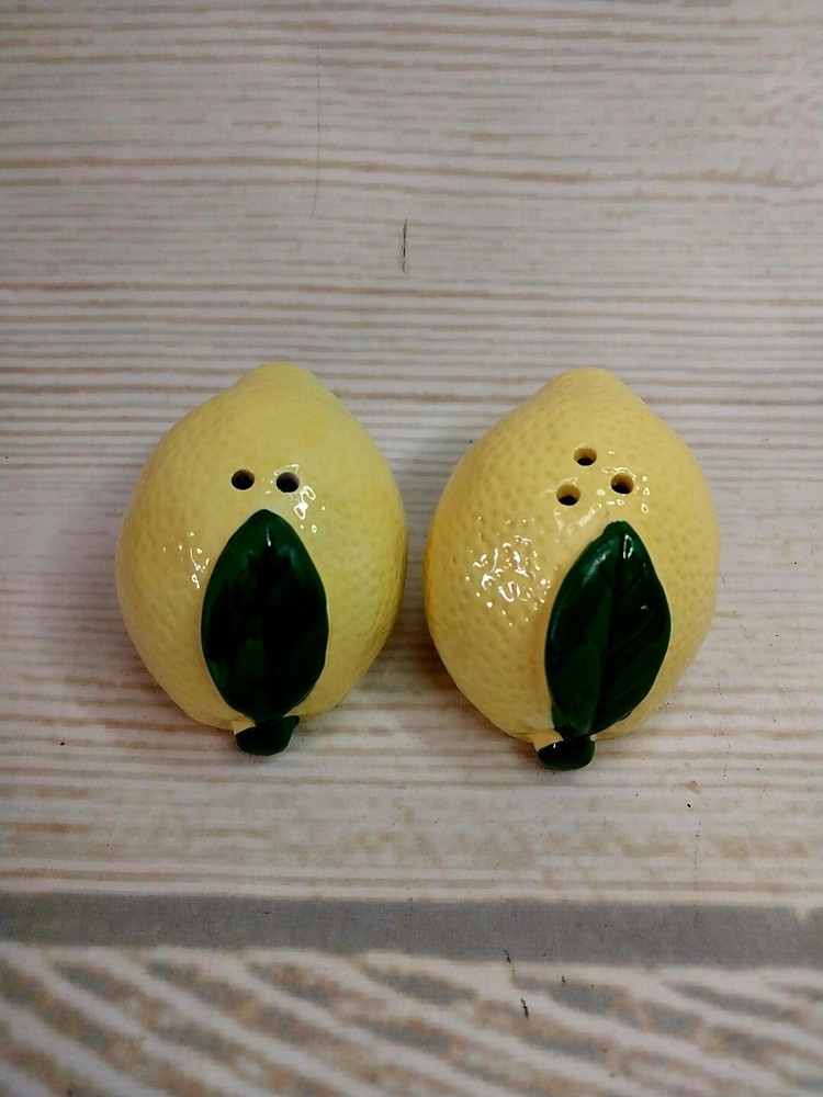 New! Lemons Salt & Pepper Shakers Ceramic Spring Summer Decor Lemon Squeeze