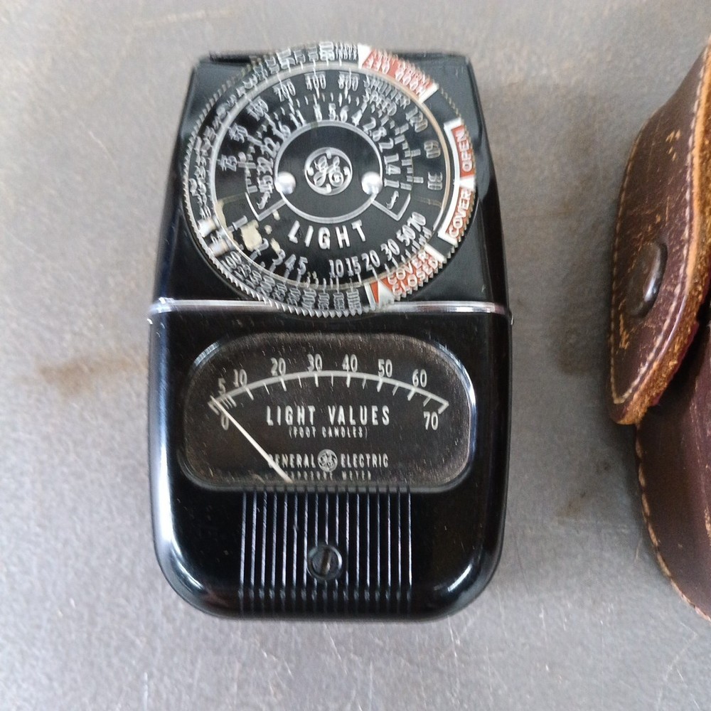 General Electric GE Exposure Meter Light Values w/ original case